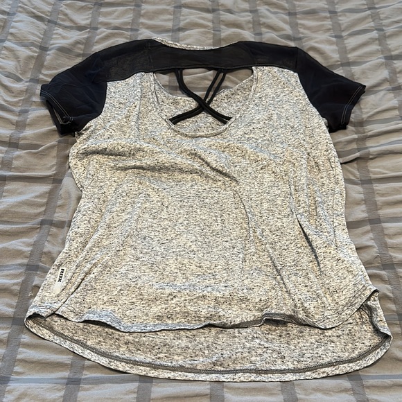 Workout tshirt - Picture 2 of 2